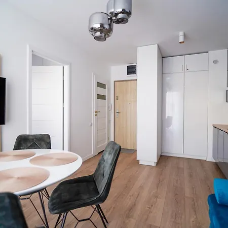 Baltic Calm 30m2 2room Sunset Balcony 850m To Sea , Netflix דירה